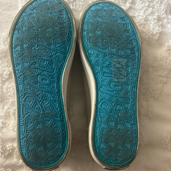 Blowfish Malibu Pull On Sneakers Shoes Cotton size 9 Frayed Edge Elastic Laces - Picture 6 of 8